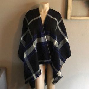 ❌ SOLD! Bellissima Plaid Poncho
